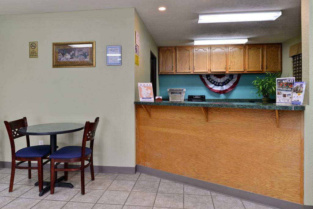 Americas Best Value Inn - Seymour Exterior photo
