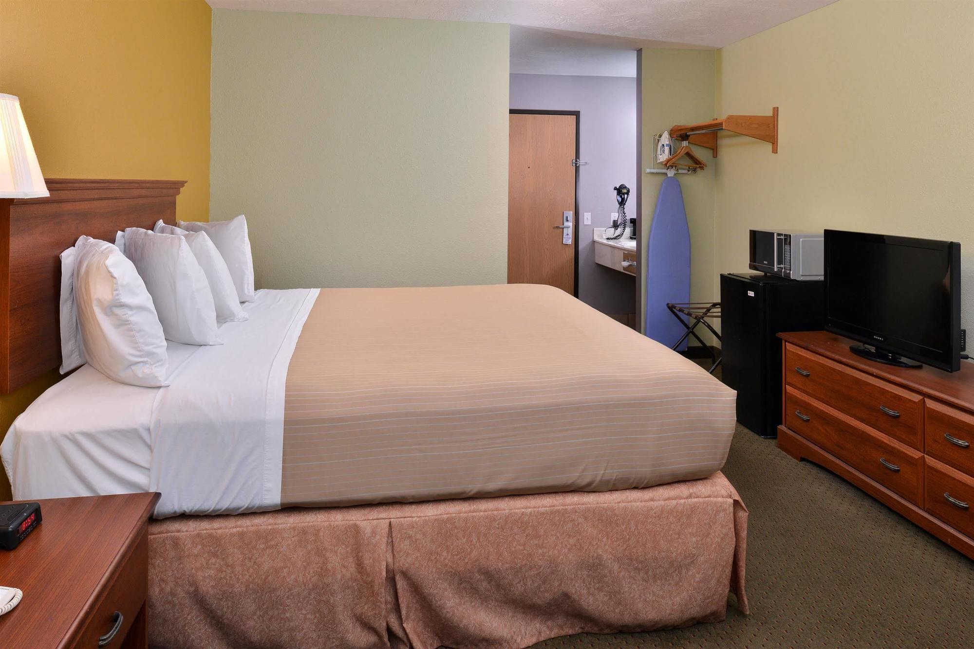 Americas Best Value Inn - Seymour Exterior photo