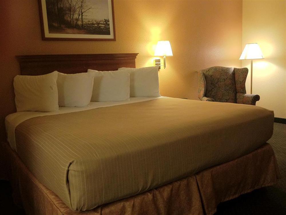 Americas Best Value Inn - Seymour Room photo